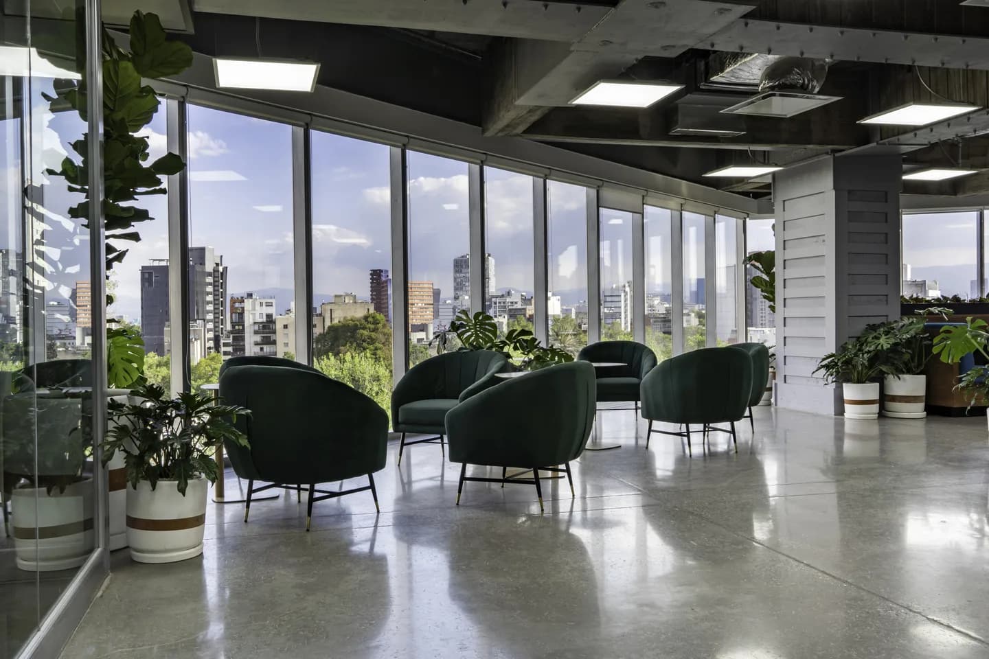Sala de juntas y trabajo en Flexo Cibeles