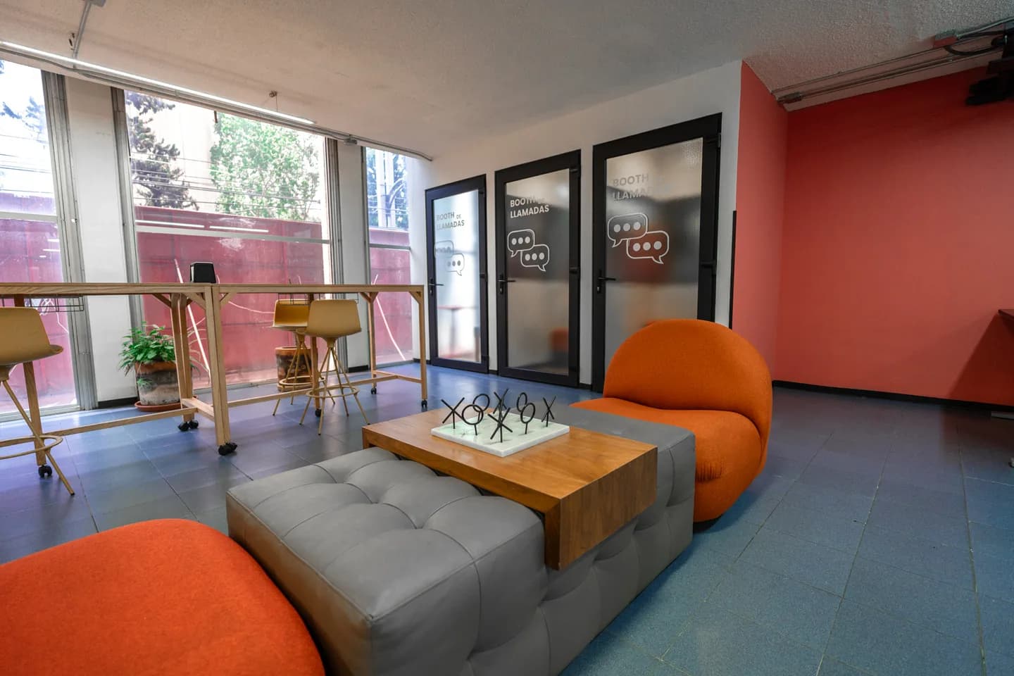 Oficinas privadas y lounge en Flexo Polanco